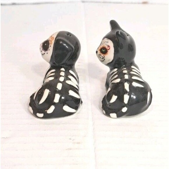Cracker Barrel Sugar Skull Salt & Pepper Shakers Cat & Dog 2" Halloween Day Dead - Picture 4 of 5